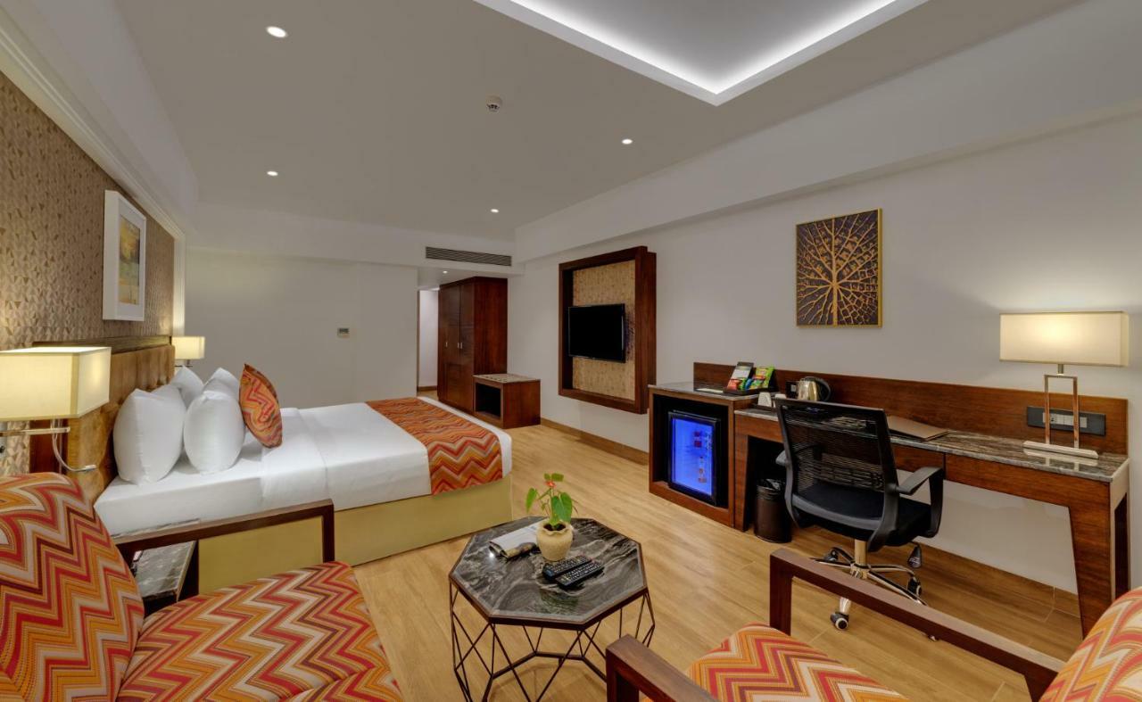 Отель The Fern Residency, Satara Maharashtra Экстерьер фото