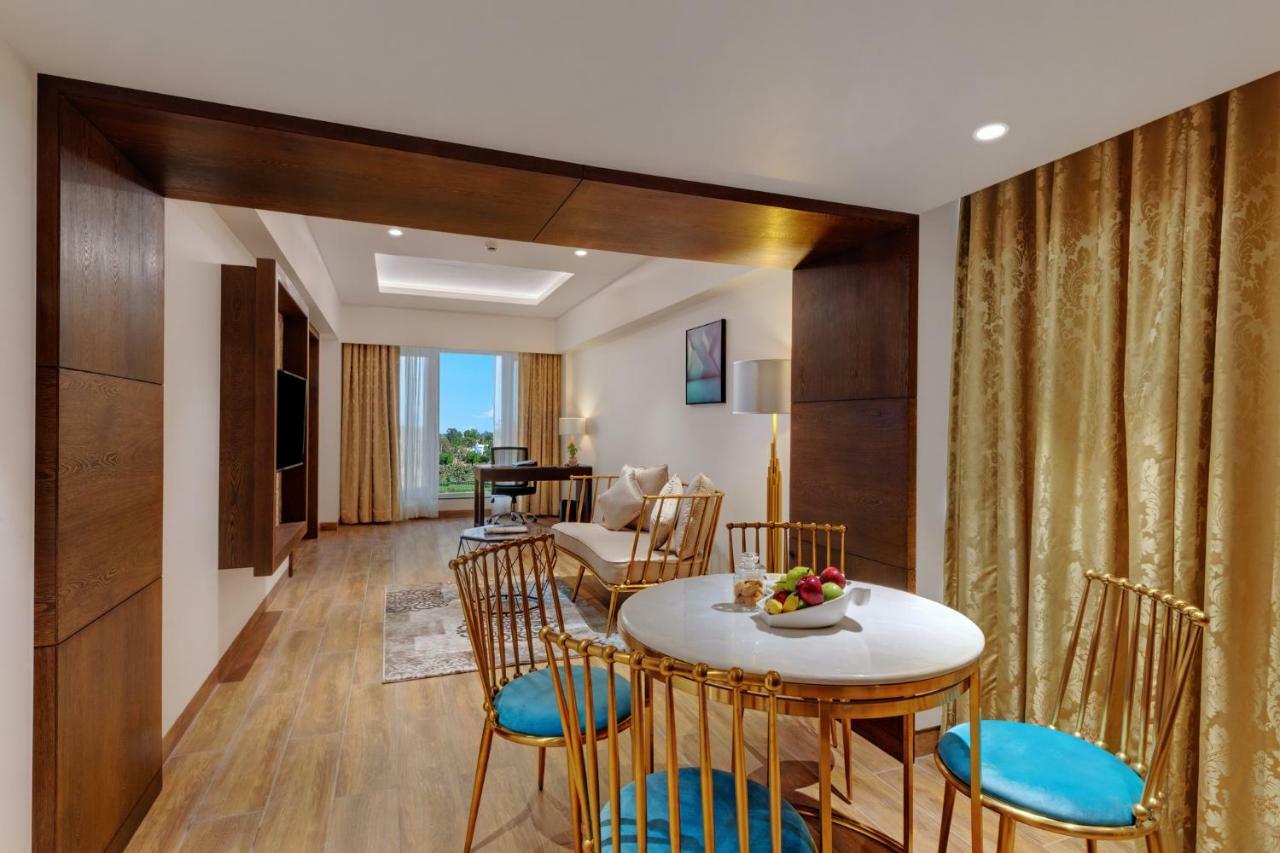 Отель The Fern Residency, Satara Maharashtra Экстерьер фото